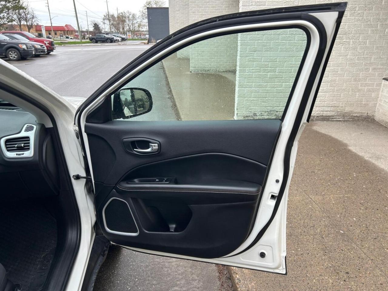 2021 Jeep Compass Sport 4dr 4x4/Clean Carfax/Low KM/Very Well mainta Photo