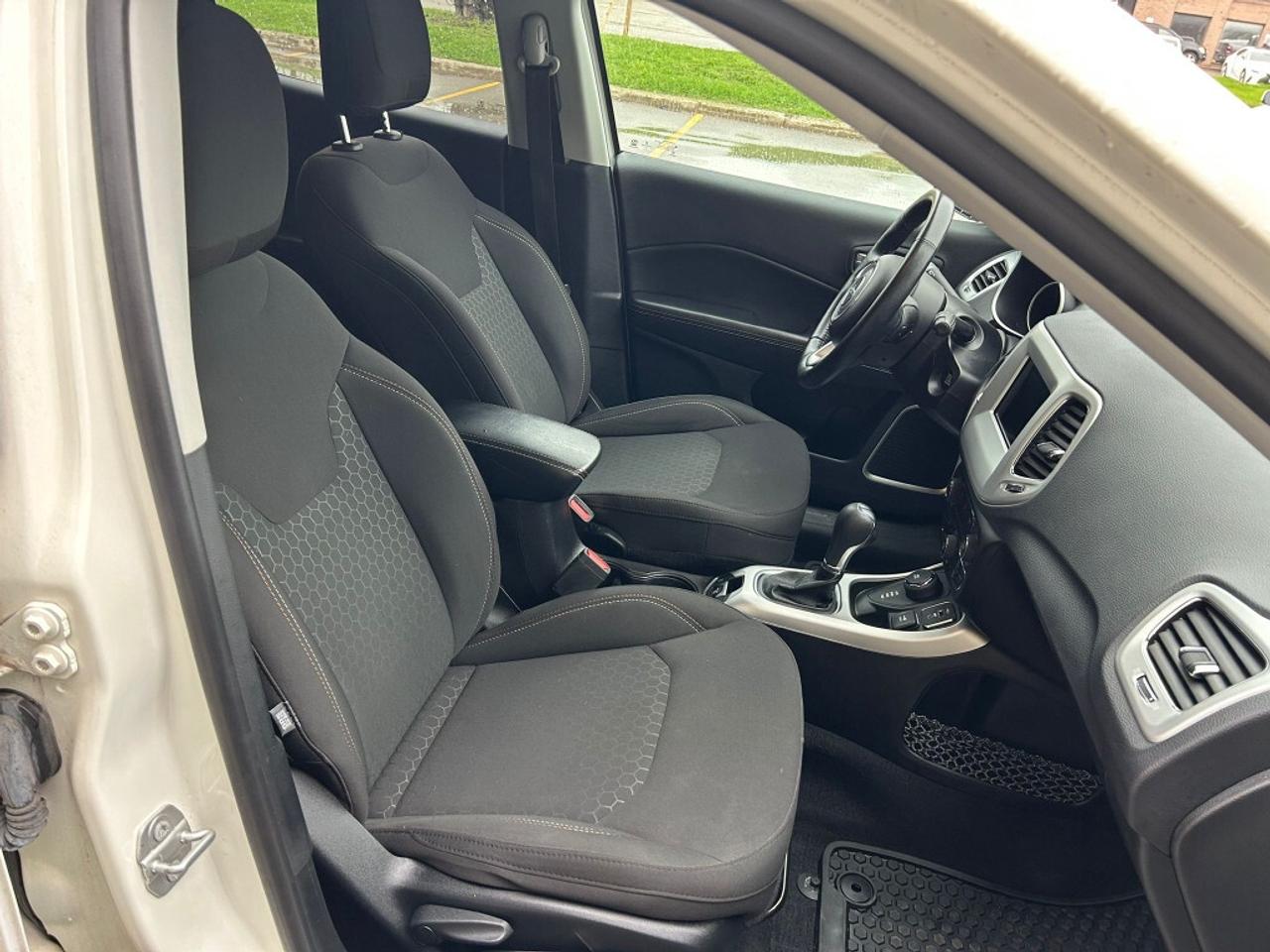 2021 Jeep Compass Sport 4dr 4x4/Clean Carfax/Low KM/Very Well mainta Photo