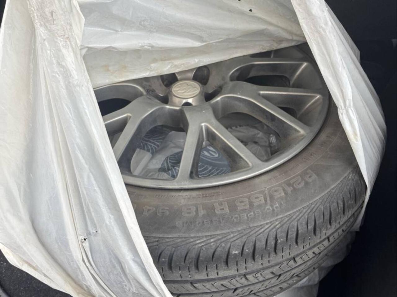 2019 Buick Encore Sport Touring/ Leather/ Android/Back Up Cam/ Bluet Photo