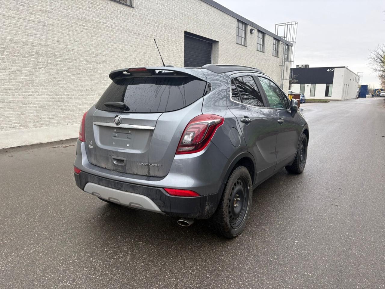 2019 Buick Encore Sport Touring/ Leather/ Android/Back Up Cam/ Bluet Photo