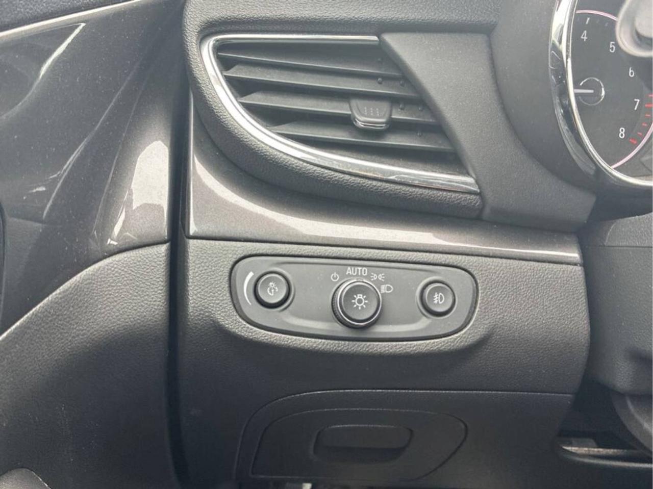 2019 Buick Encore Sport Touring/ Leather/ Android/Back Up Cam/ Bluet Photo