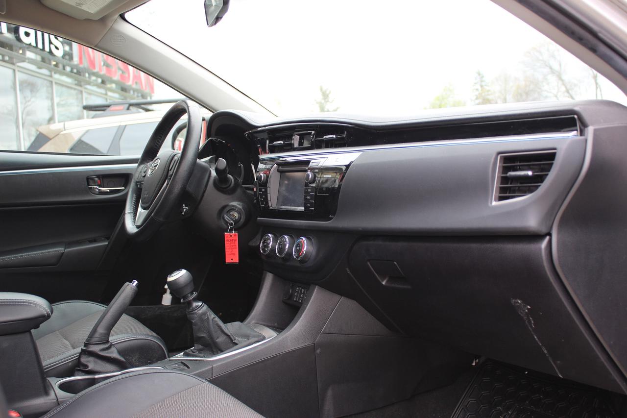 2015 Toyota Corolla  Photo