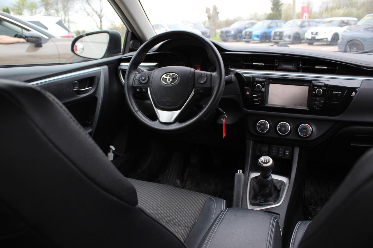 2015 Toyota Corolla  Photo