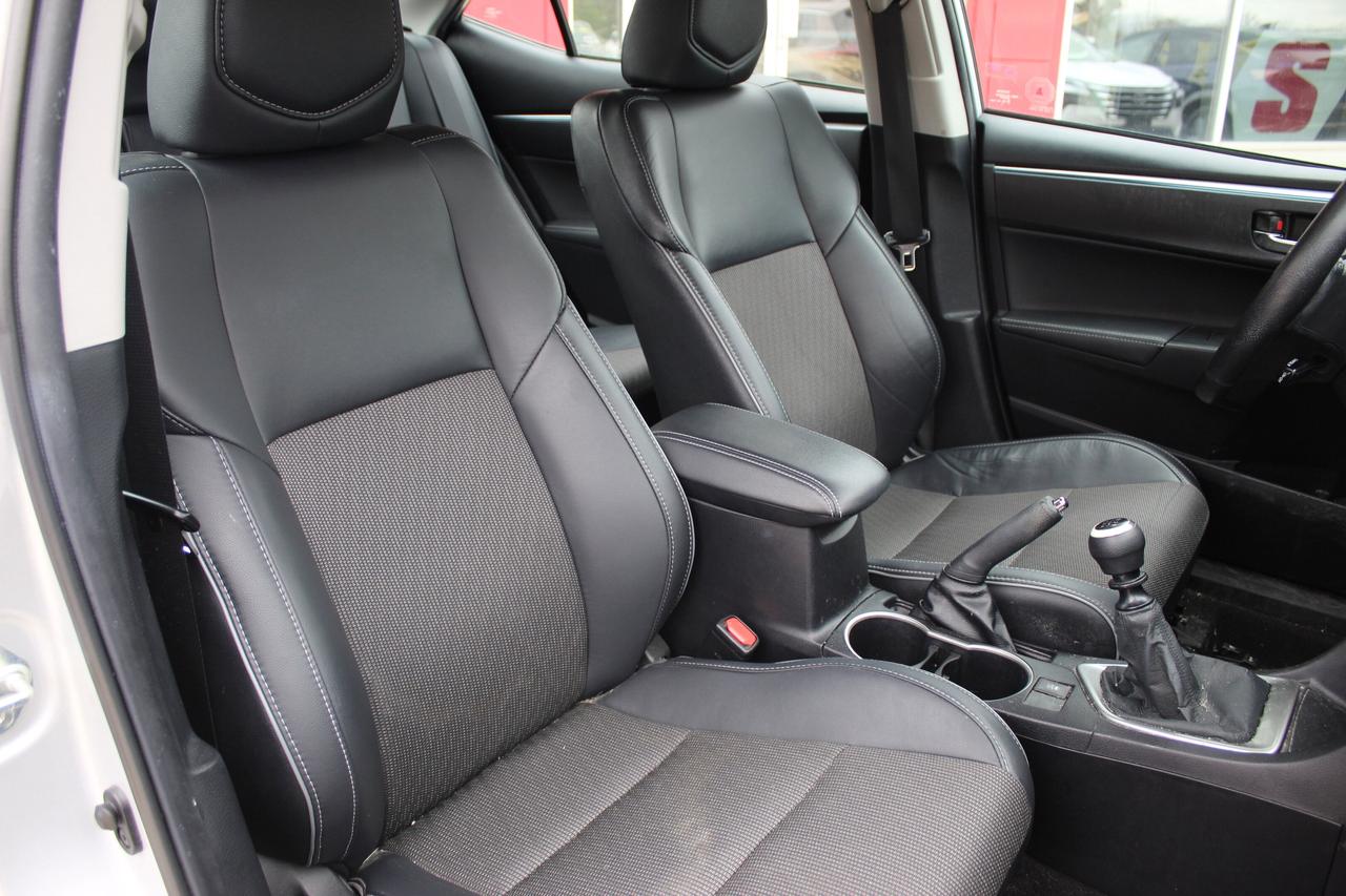 2015 Toyota Corolla  Photo
