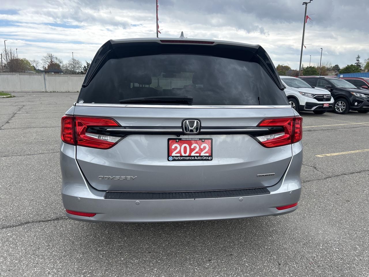 2022 Honda Odyssey Touring Photo4