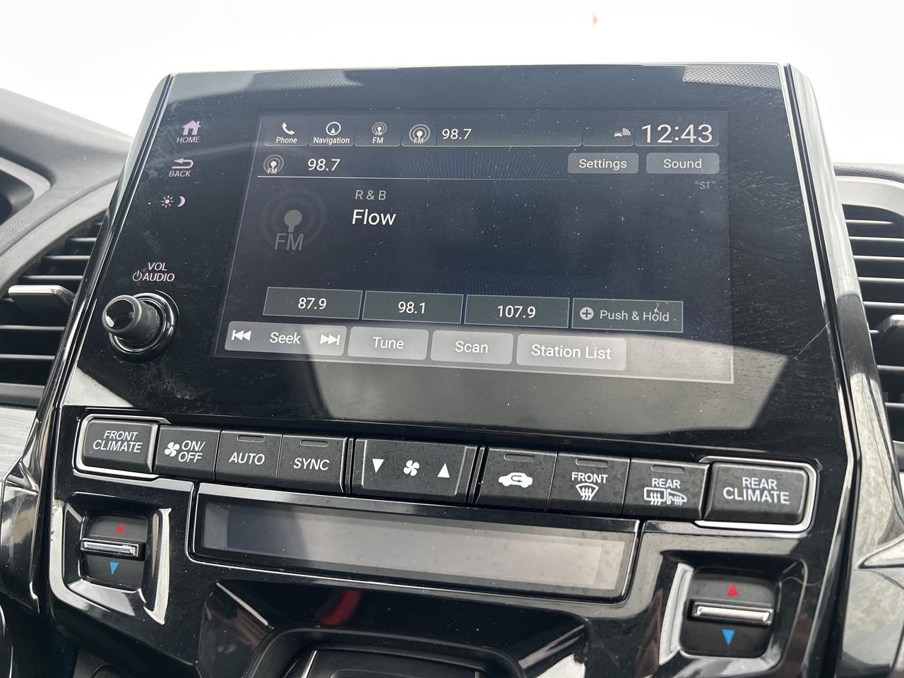 2022 Honda Odyssey Touring Photo