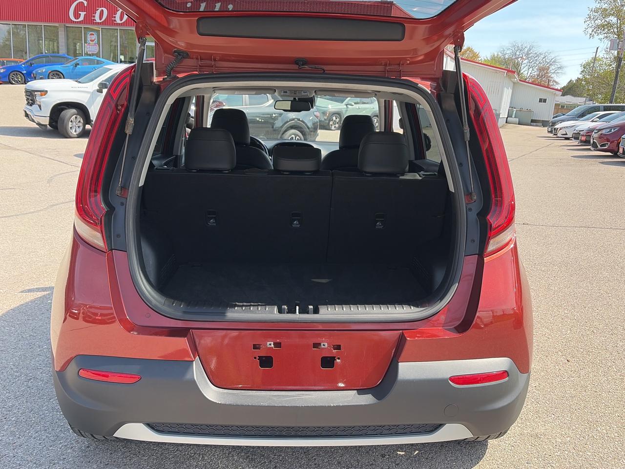 2020 Kia Soul EX PREMIUM, CLEAN CARFAX, SUNROOF, HEATED SEATS! Photo