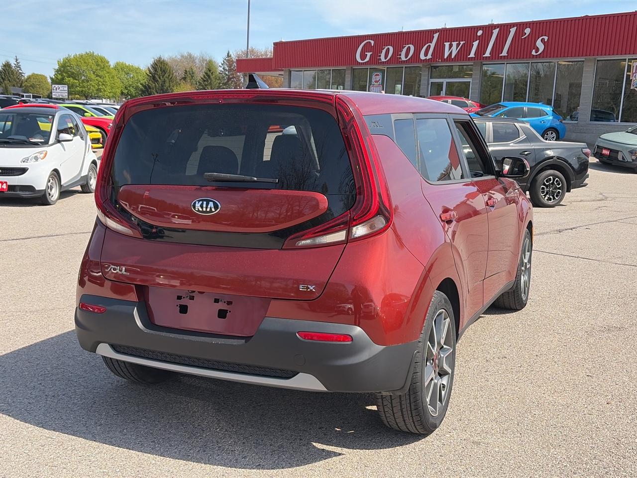 2020 Kia Soul EX PREMIUM, CLEAN CARFAX, SUNROOF, HEATED SEATS! Photo