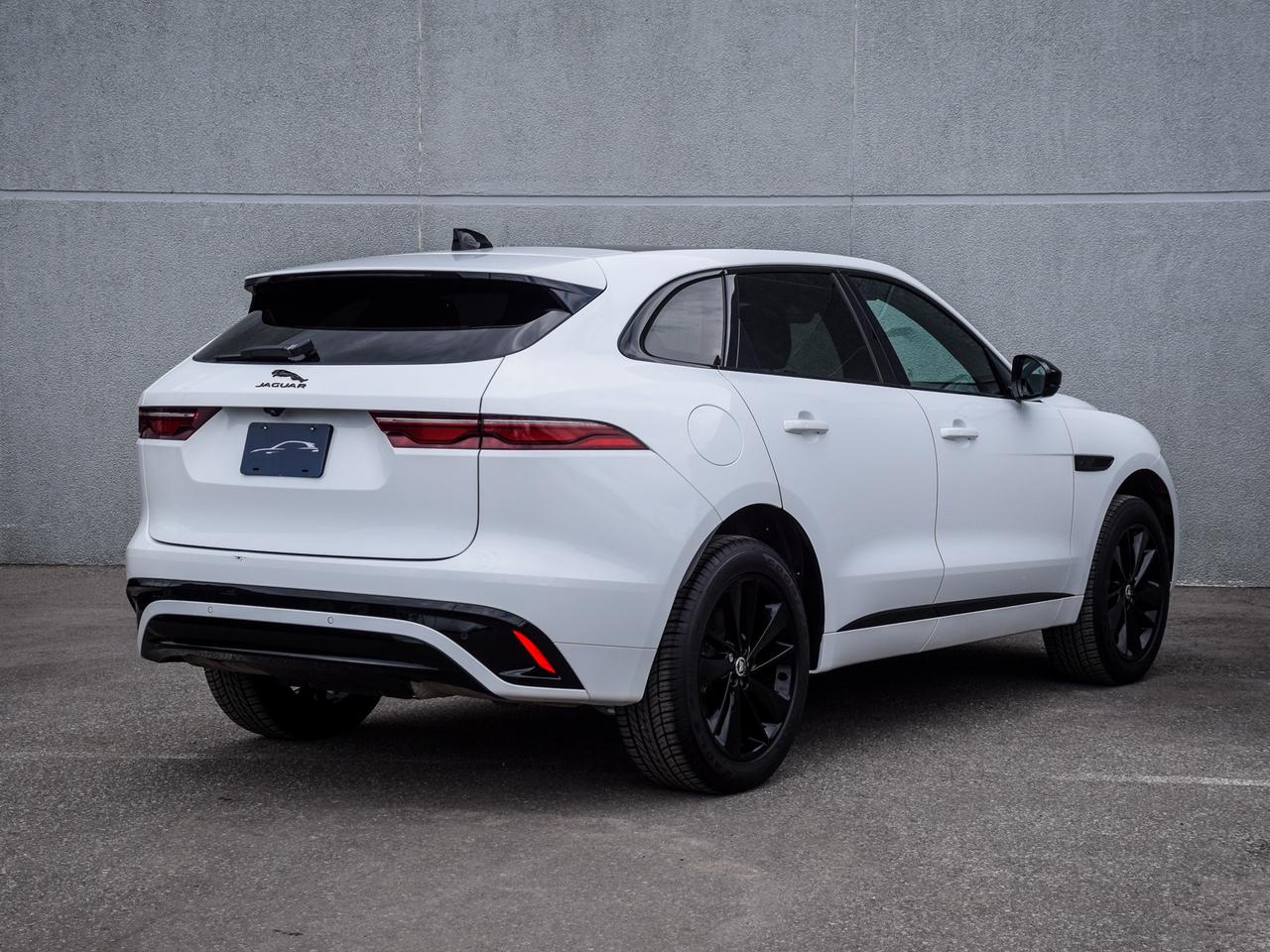2025 Jaguar F-PACE P250 R-Dynamic S Photo