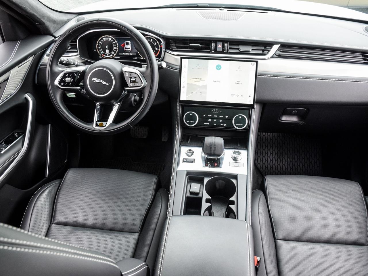 2025 Jaguar F-PACE P250 R-Dynamic S Photo