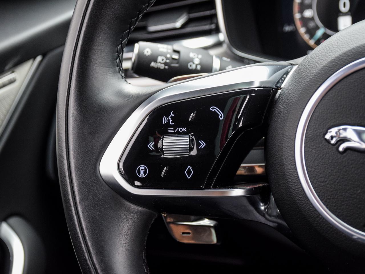 2025 Jaguar F-PACE P250 R-Dynamic S Photo
