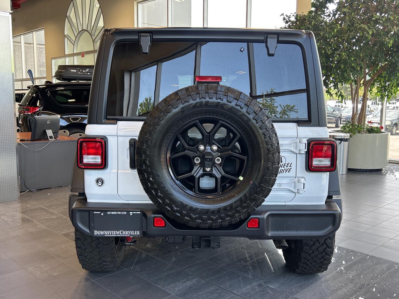 2025 Jeep Wrangler JUST LIKE NEW! Willys w/Hardtop, Convenience Group Photo3