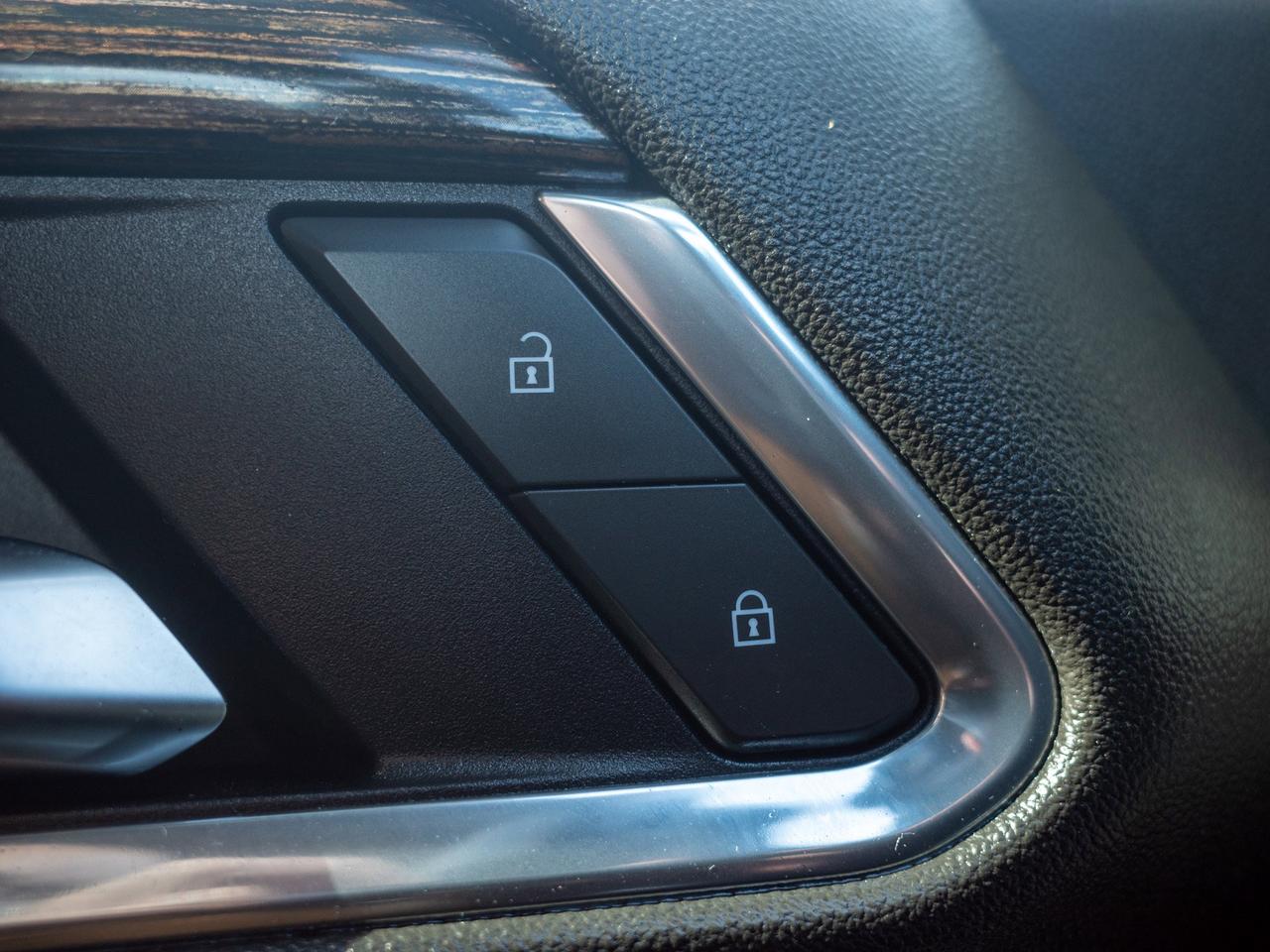 2025 GMC Sierra 1500 Elevation - 305 HP   Cloth Seats Photo