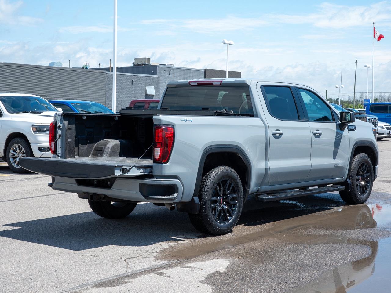 2024 GMC Sierra 1500 Elevation - Corner Step   Heated Steering Wheel Photo