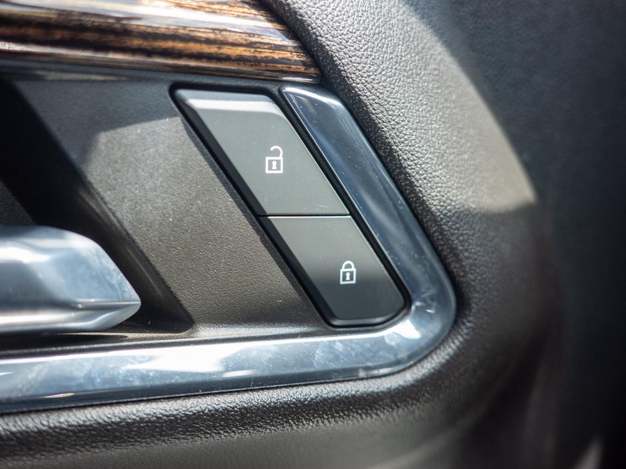 2024 GMC Sierra 1500 Elevation - Corner Step   Heated Steering Wheel Photo