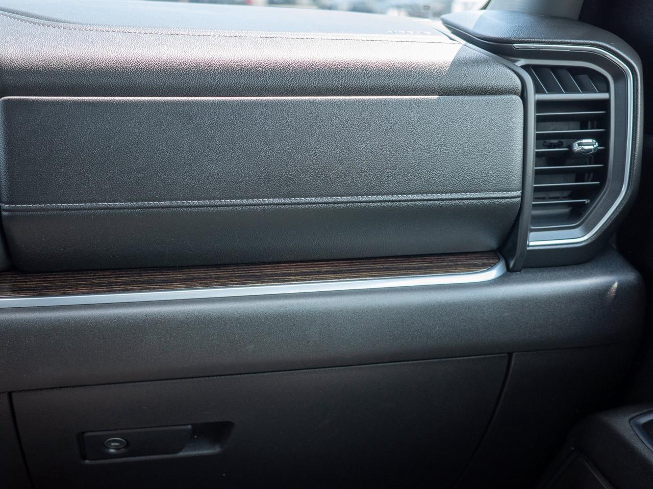 2024 GMC Sierra 1500 Elevation - Corner Step   Heated Steering Wheel Photo