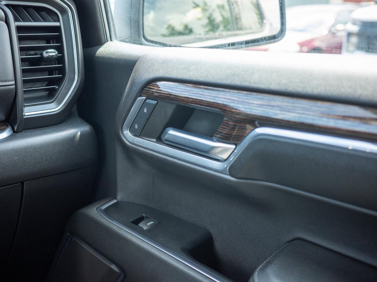2024 GMC Sierra 1500 Elevation - Corner Step   Heated Steering Wheel Photo