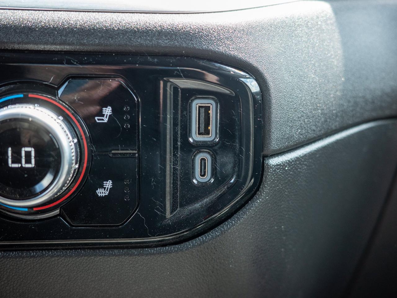 2024 GMC Sierra 1500 Elevation - Corner Step   Heated Steering Wheel Photo