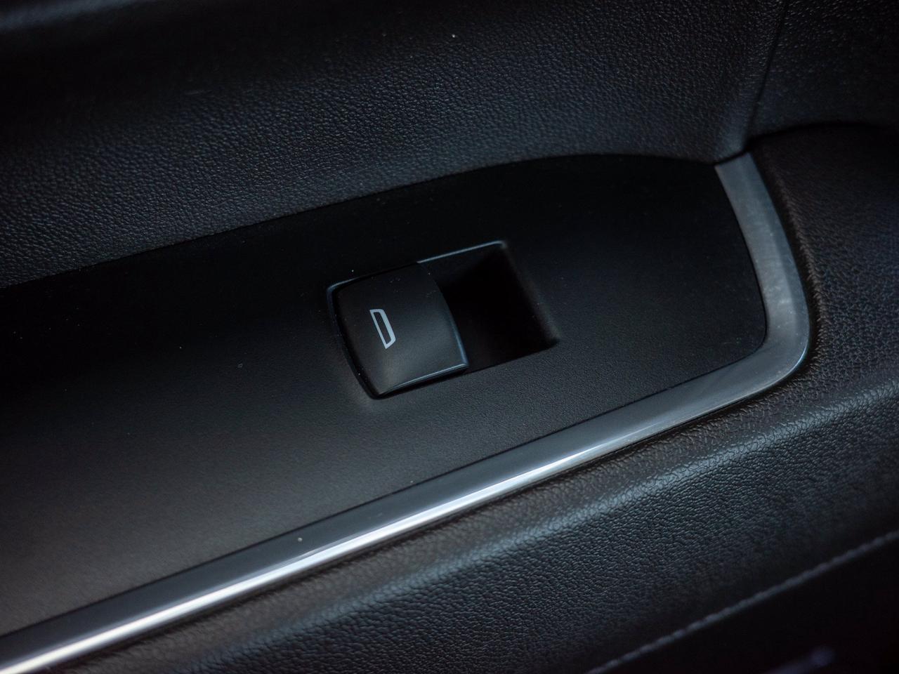 2024 GMC Sierra 1500 Elevation - Corner Step   Heated Steering Wheel Photo