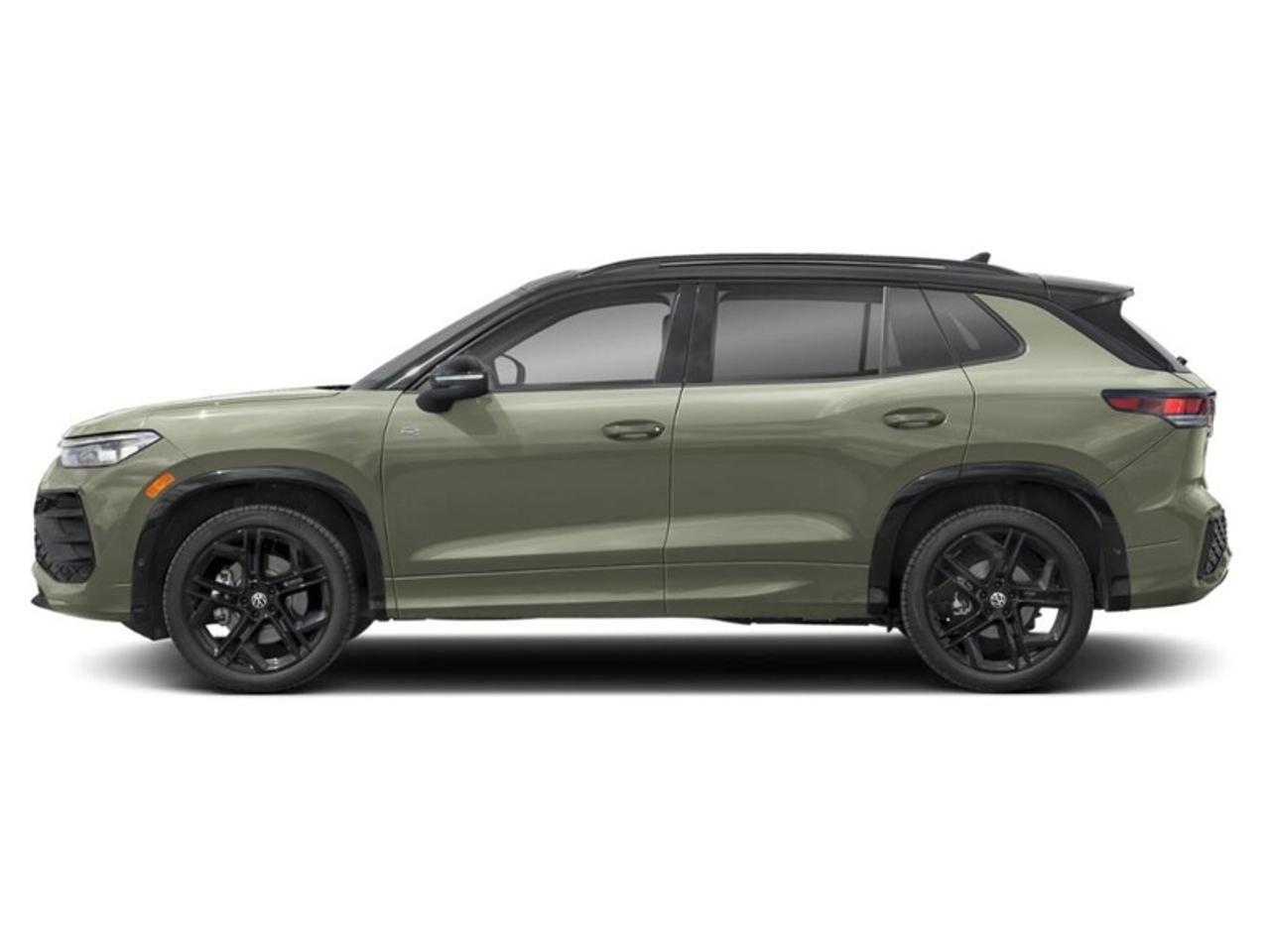 2026 Volkswagen Tiguan Comfortline R-Line Black Edition Photo