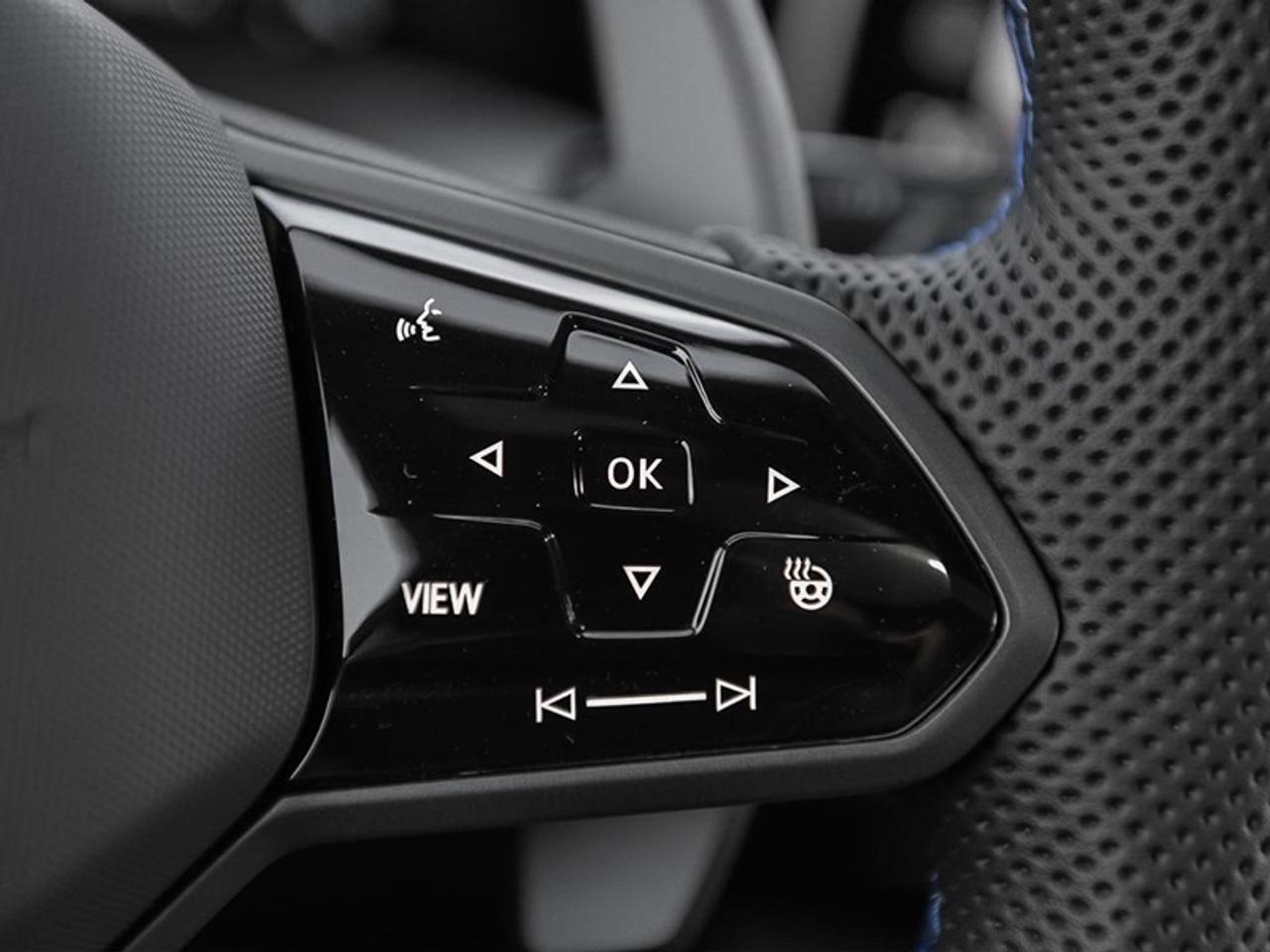 2026 Volkswagen Golf R BLACK EDITION Photo