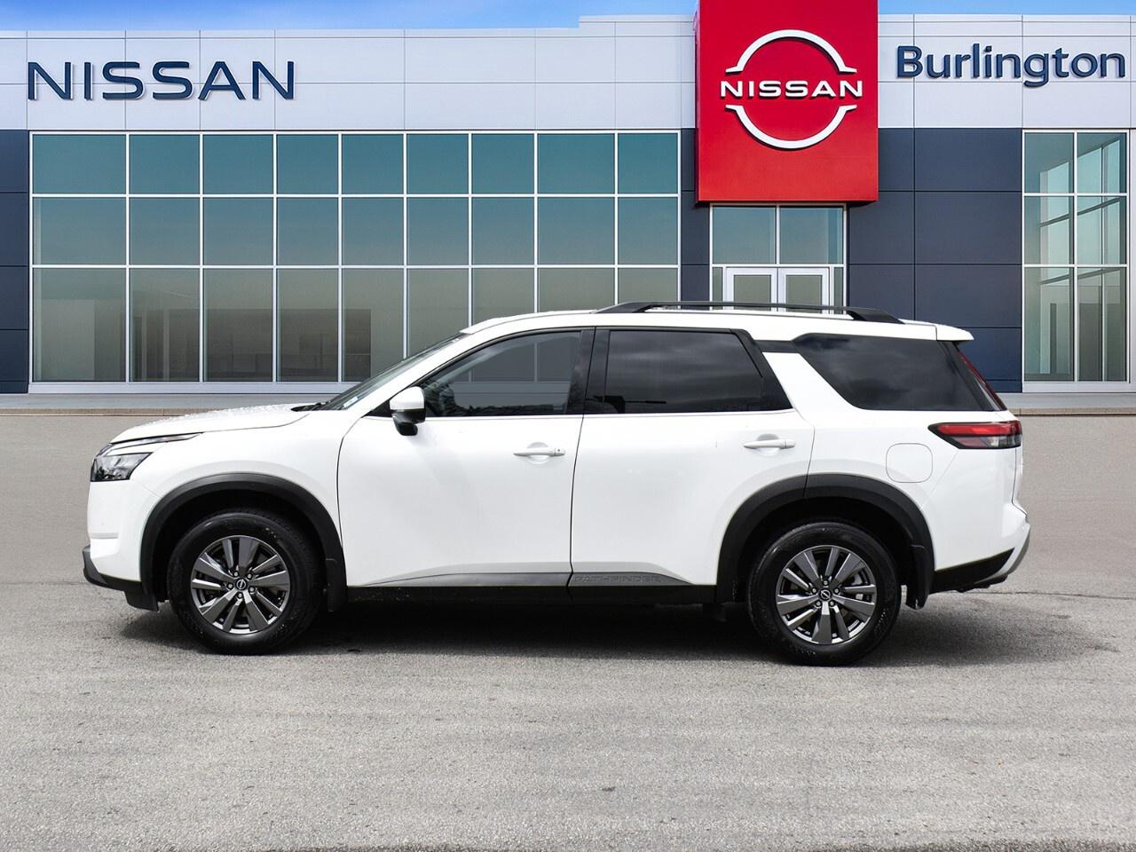 2025 Nissan Pathfinder SV AWD, APPLE CARPLAY, PANO ROOF, POWER TAILGATE Photo3