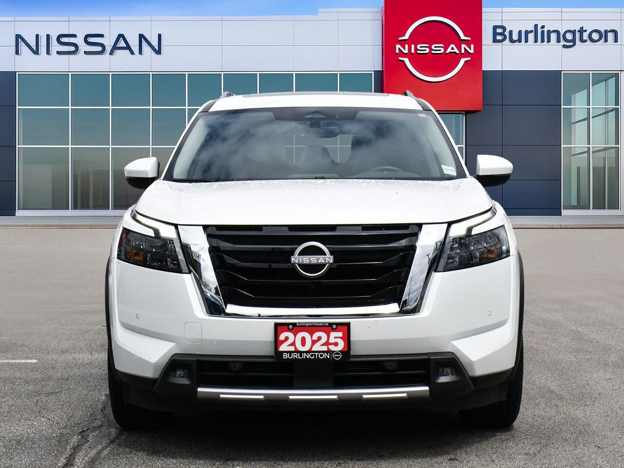 2025 Nissan Pathfinder SV AWD, APPLE CARPLAY, PANO ROOF, POWER TAILGATE Photo