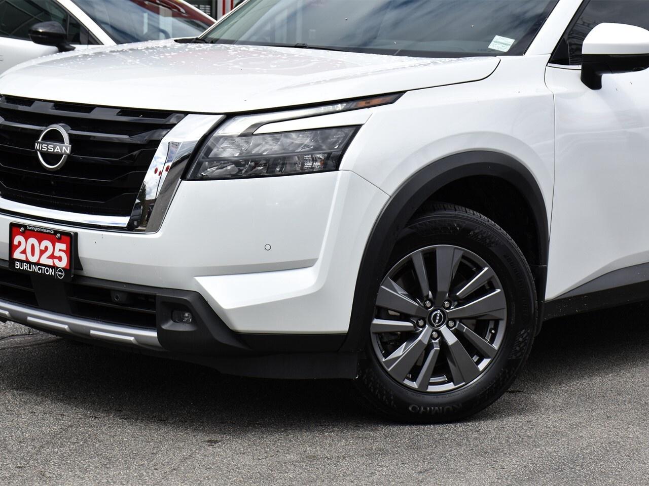 2025 Nissan Pathfinder SV AWD, APPLE CARPLAY, PANO ROOF, POWER TAILGATE Photo