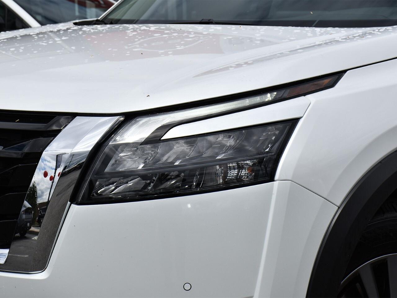 2025 Nissan Pathfinder SV AWD, APPLE CARPLAY, PANO ROOF, POWER TAILGATE Photo