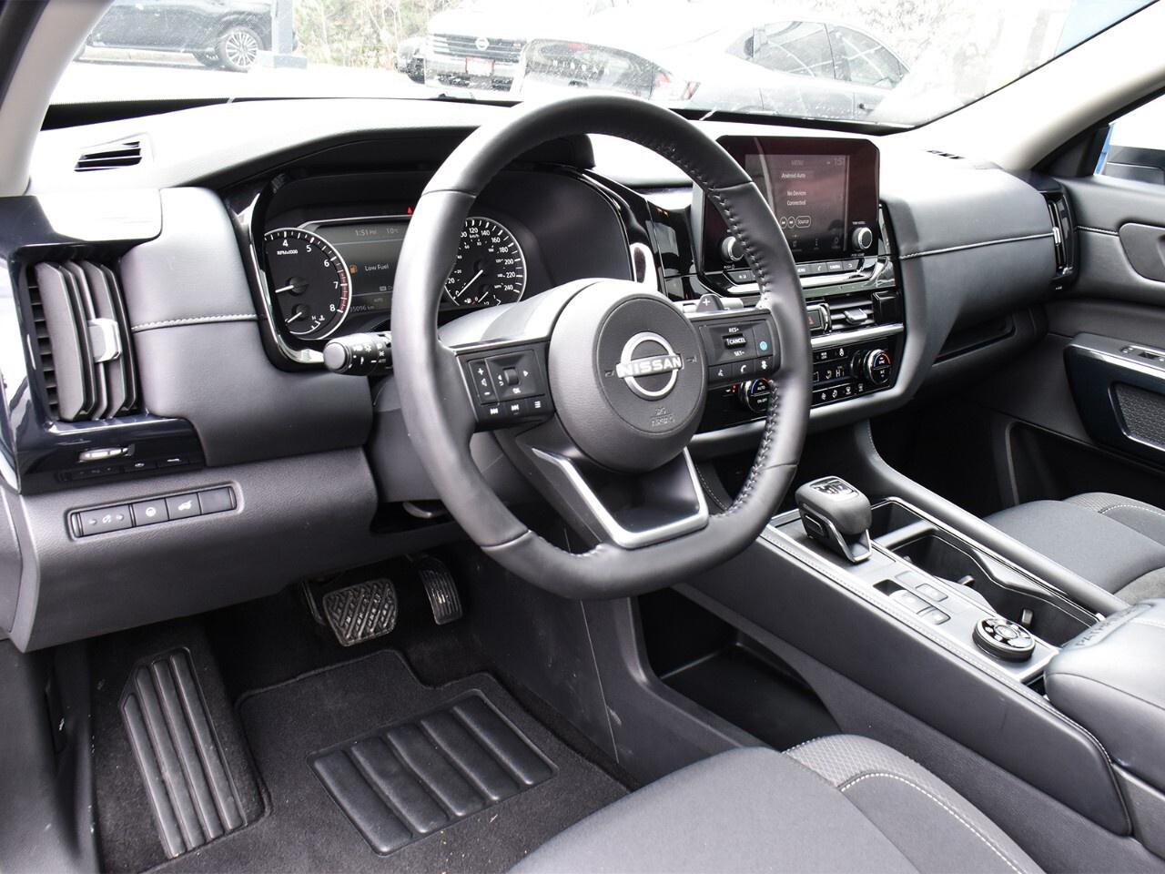 2025 Nissan Pathfinder SV AWD, APPLE CARPLAY, PANO ROOF, POWER TAILGATE Photo