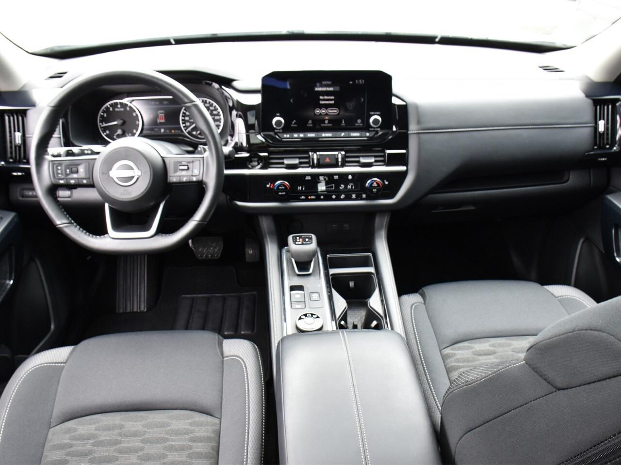 2025 Nissan Pathfinder SV AWD, APPLE CARPLAY, PANO ROOF, POWER TAILGATE Photo