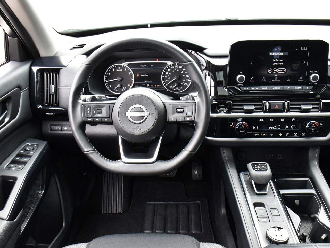 2025 Nissan Pathfinder SV AWD, APPLE CARPLAY, PANO ROOF, POWER TAILGATE Photo