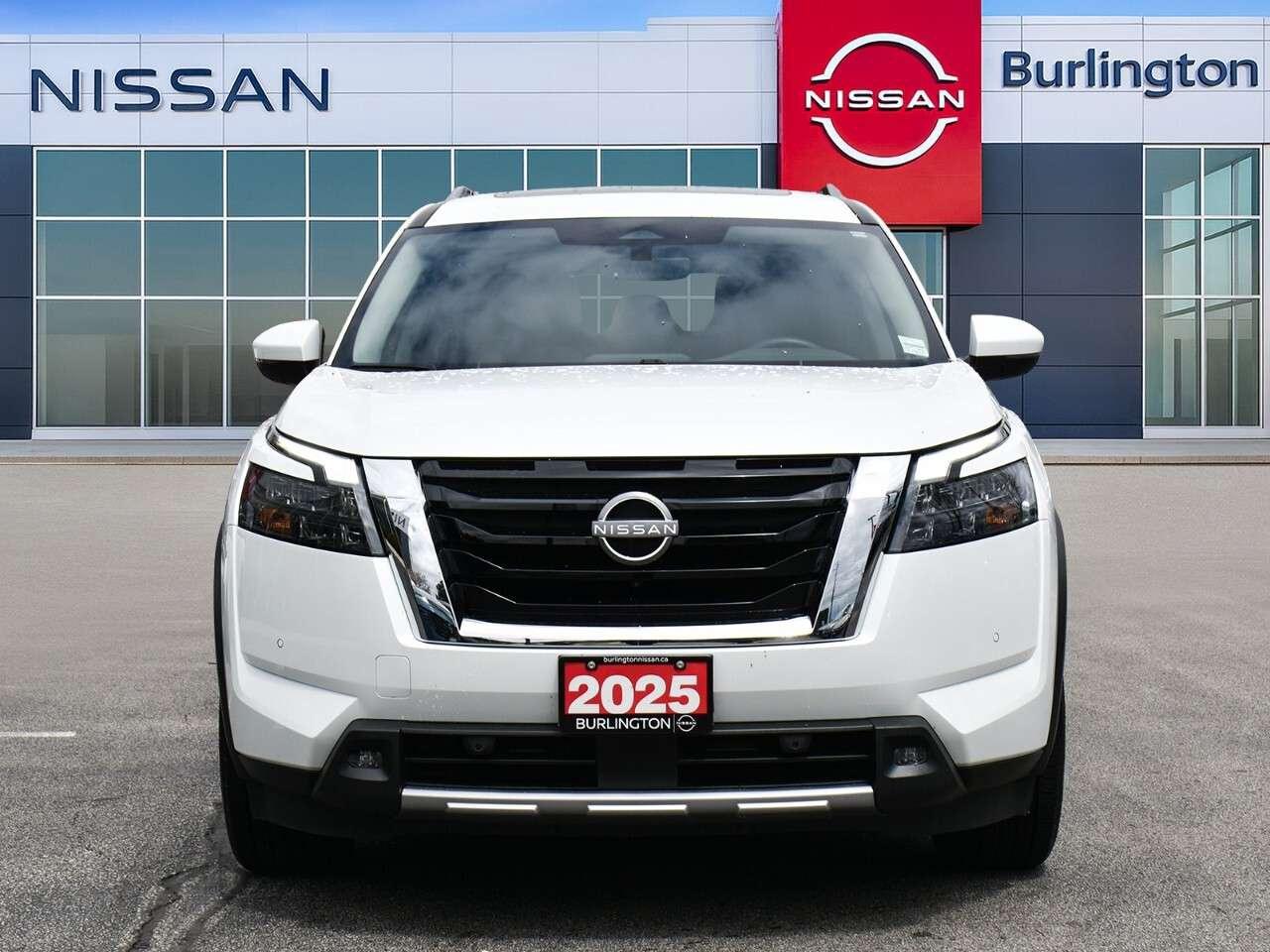 2025 Nissan Pathfinder SV AWD, APPLE CARPLAY, PANO ROOF, POWER TAILGATE Photo