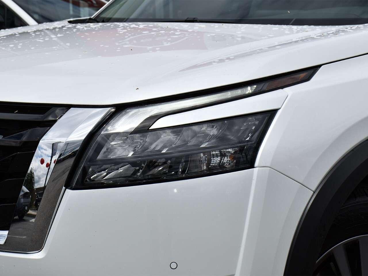 2025 Nissan Pathfinder SV AWD, APPLE CARPLAY, PANO ROOF, POWER TAILGATE Photo