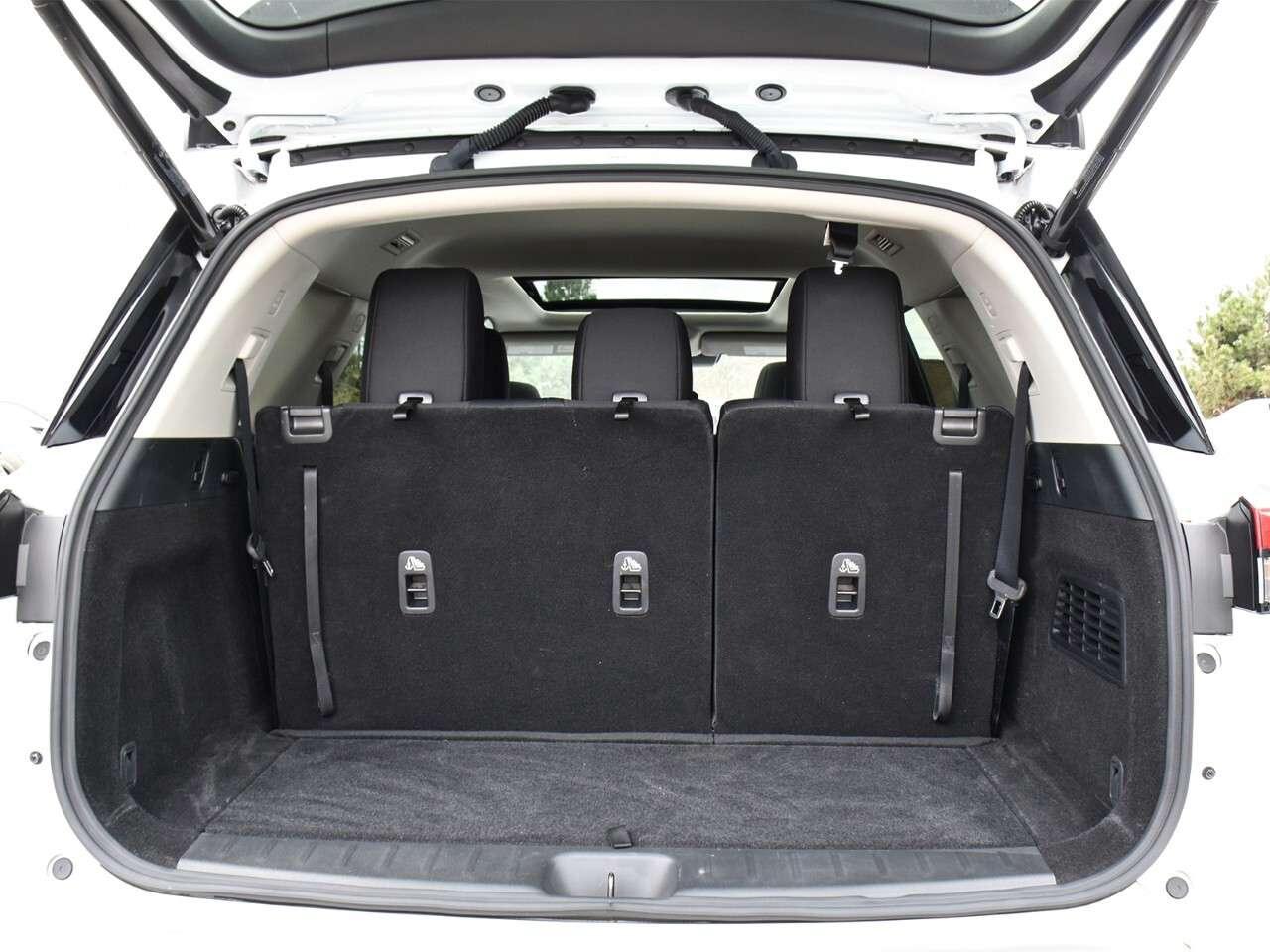 2025 Nissan Pathfinder SV AWD, APPLE CARPLAY, PANO ROOF, POWER TAILGATE Photo