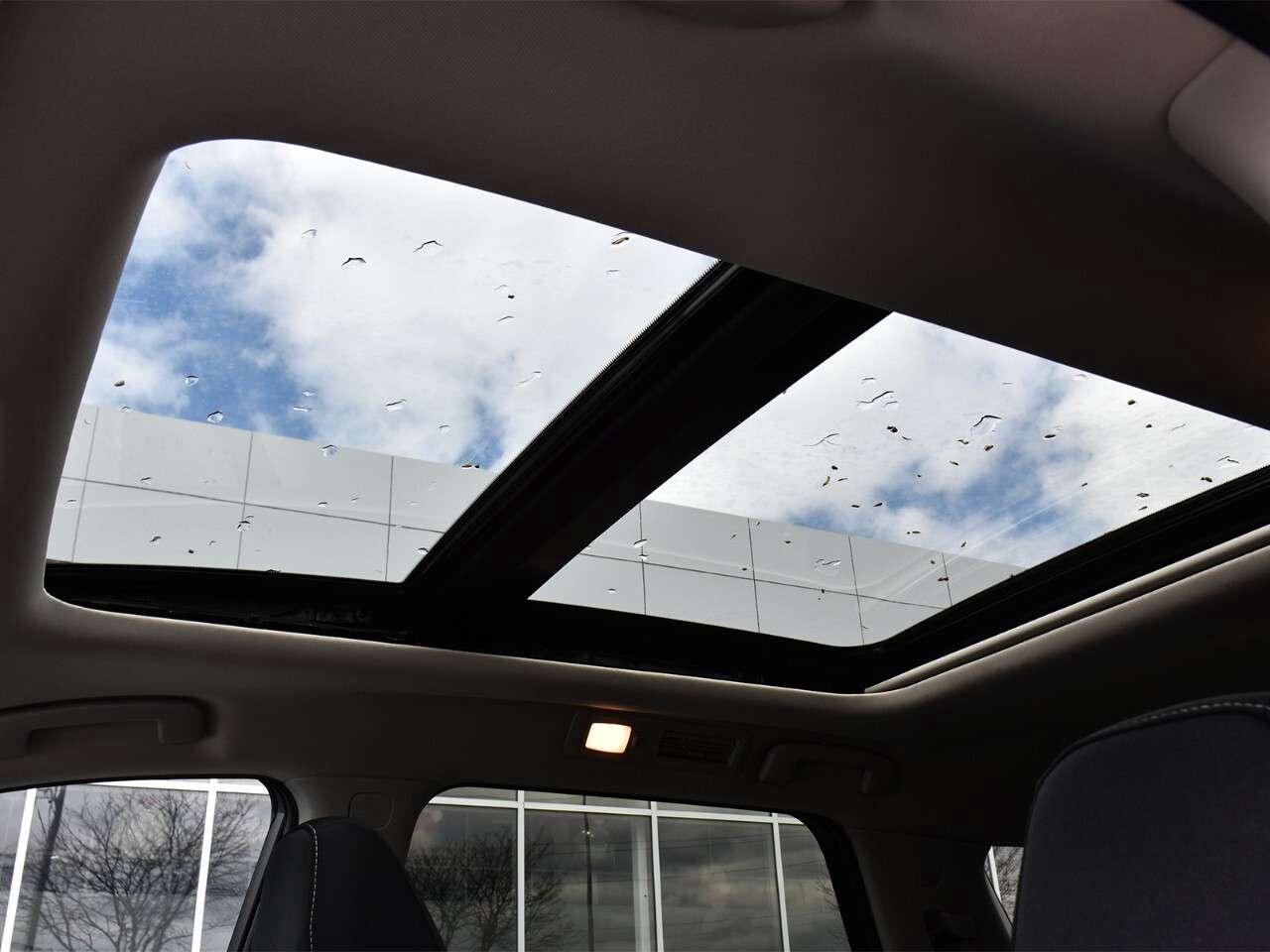 2025 Nissan Pathfinder SV AWD, APPLE CARPLAY, PANO ROOF, POWER TAILGATE Photo