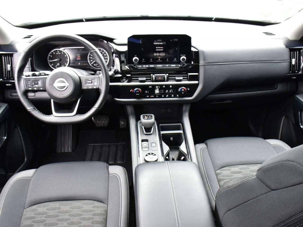 2025 Nissan Pathfinder SV AWD, APPLE CARPLAY, PANO ROOF, POWER TAILGATE Photo