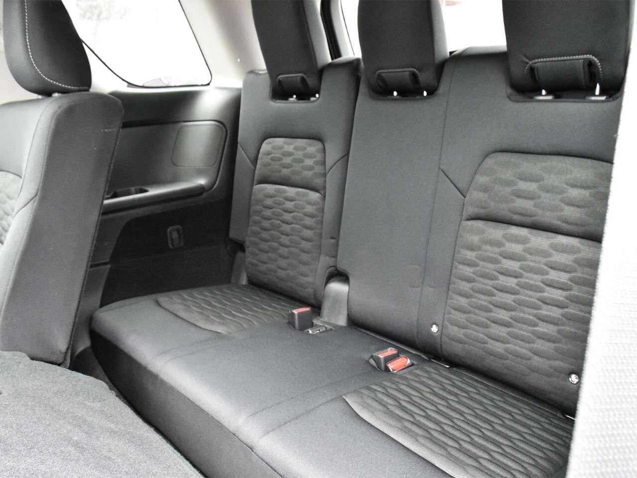 2025 Nissan Pathfinder SV AWD, APPLE CARPLAY, PANO ROOF, POWER TAILGATE Photo