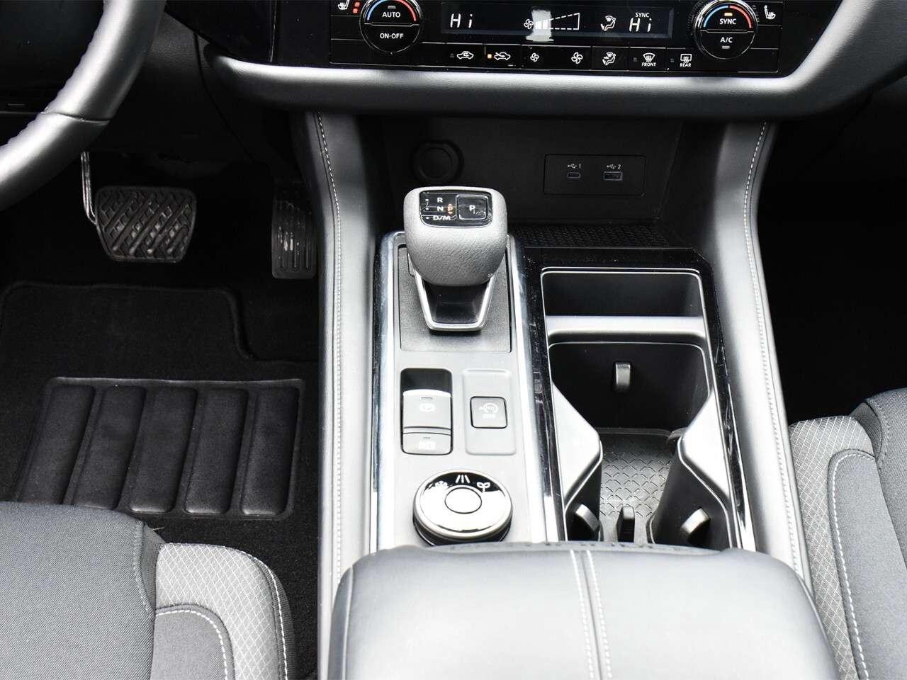 2025 Nissan Pathfinder SV AWD, APPLE CARPLAY, PANO ROOF, POWER TAILGATE Photo