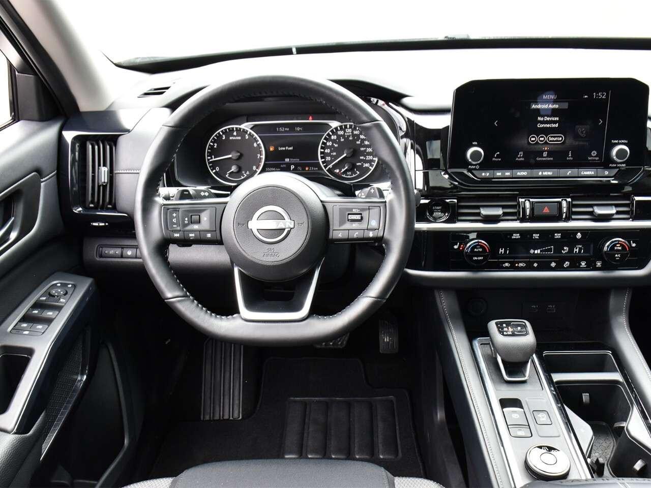 2025 Nissan Pathfinder SV AWD, APPLE CARPLAY, PANO ROOF, POWER TAILGATE Photo
