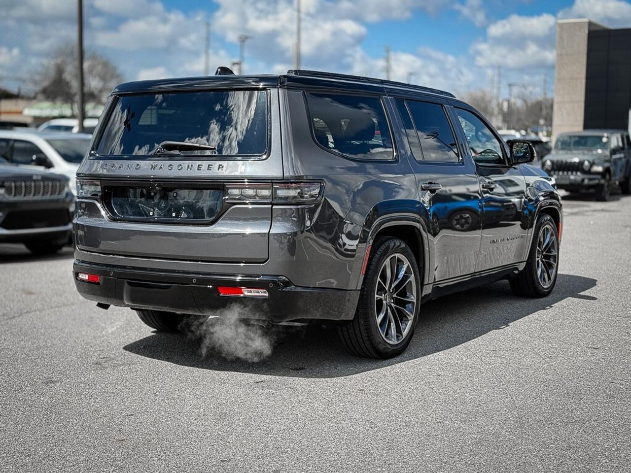 2024 Jeep Grand Wagoneer Series III   SERIES 3   OBSIDIAN   SEATBACK VIDEO Photo
