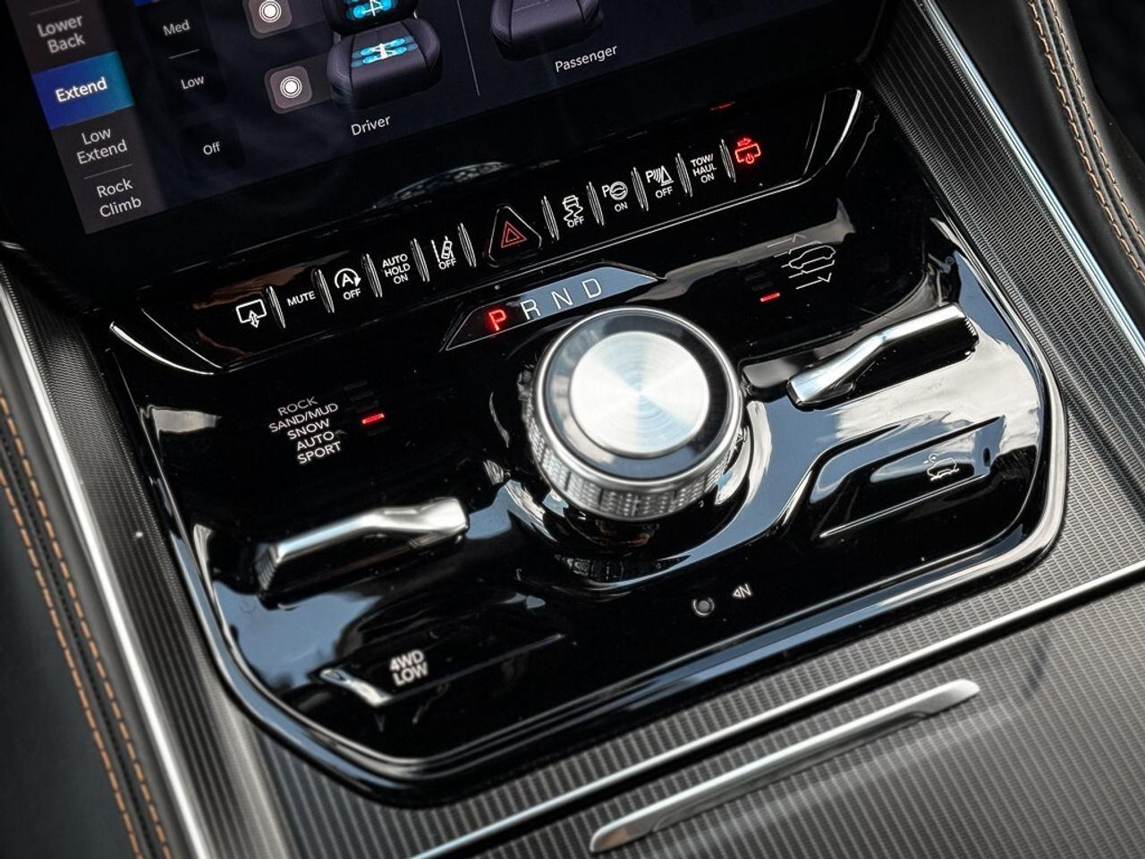 2024 Jeep Grand Wagoneer Series III   SERIES 3   OBSIDIAN   SEATBACK VIDEO Photo