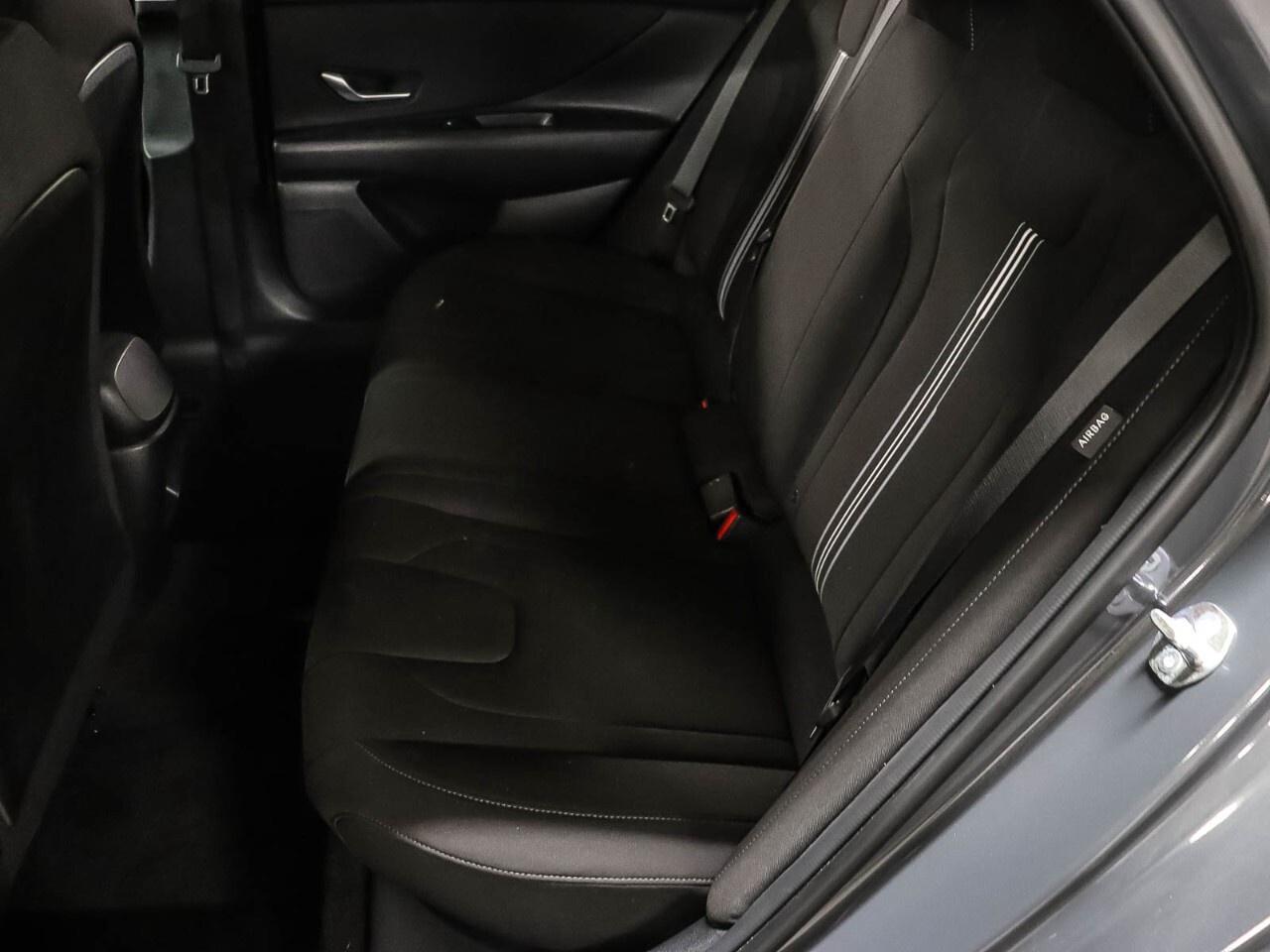 2025 Hyundai Elantra Preferred Photo