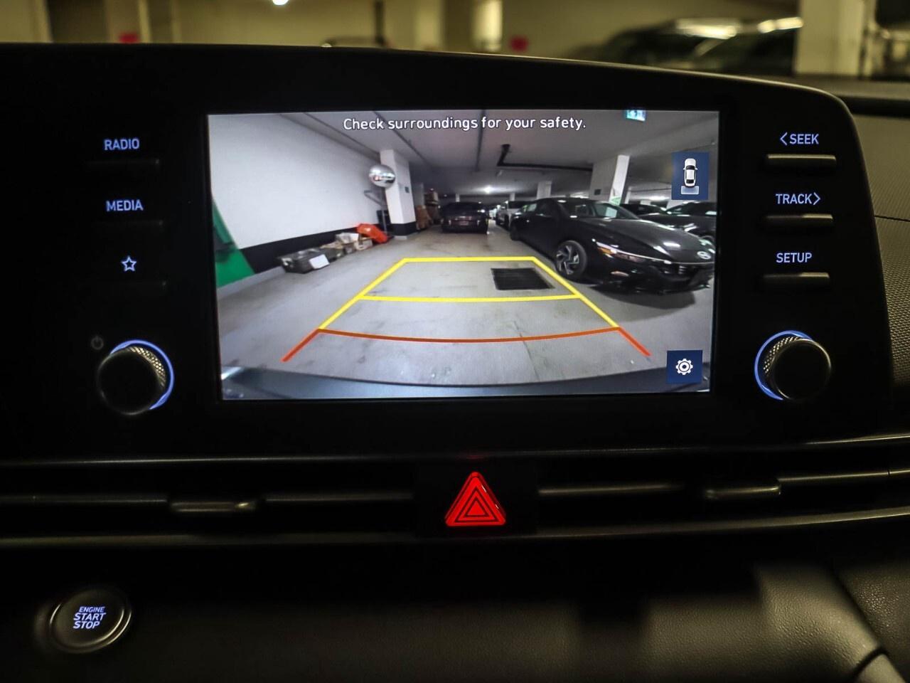 2023 Hyundai Elantra Preferred IVT Photo