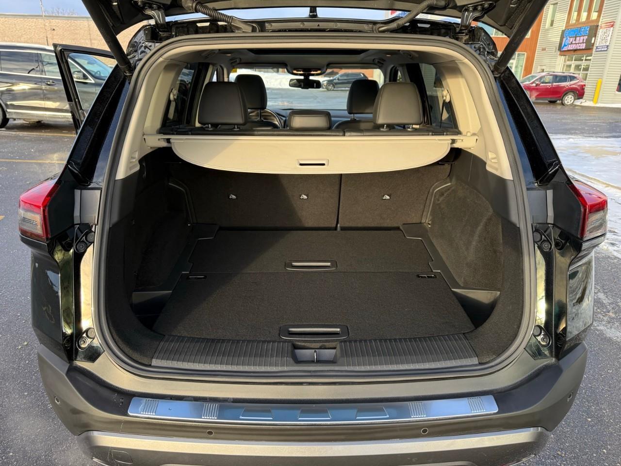 2023 Nissan Rogue SL Photo