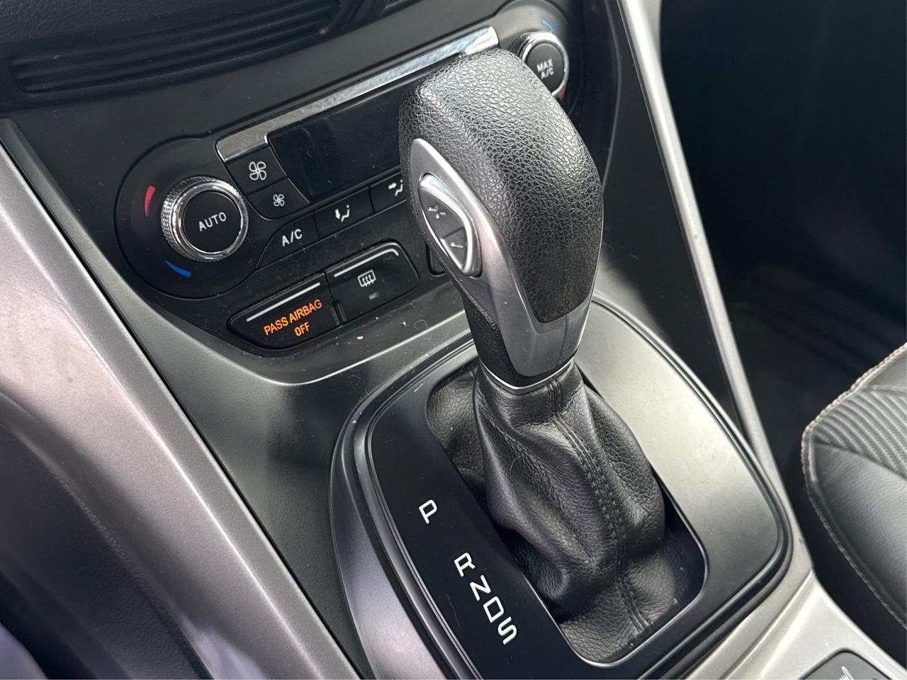 2016 Ford Escape CERTIFIED AWD NAV LEATHER  WE FINANCE ALL CREDIT Photo