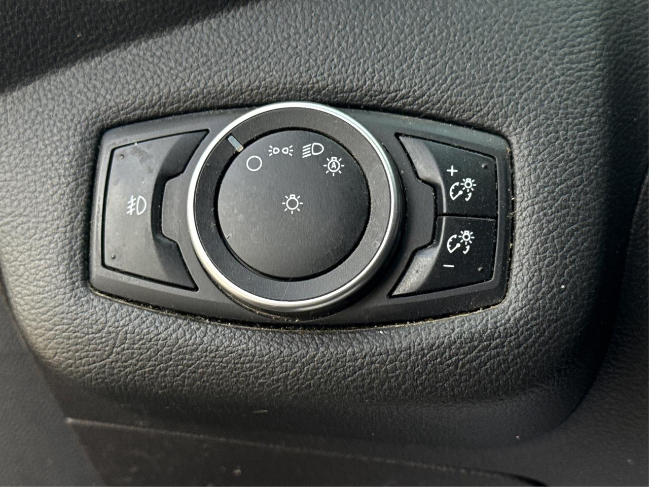 2016 Ford Escape CERTIFIED AWD NAV LEATHER  WE FINANCE ALL CREDIT Photo