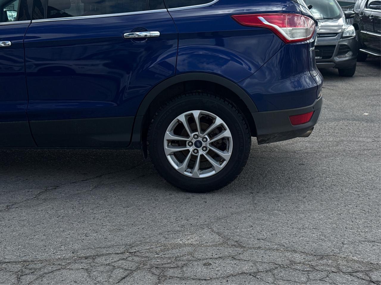 2016 Ford Escape CERTIFIED AWD NAV LEATHER  WE FINANCE ALL CREDIT Photo