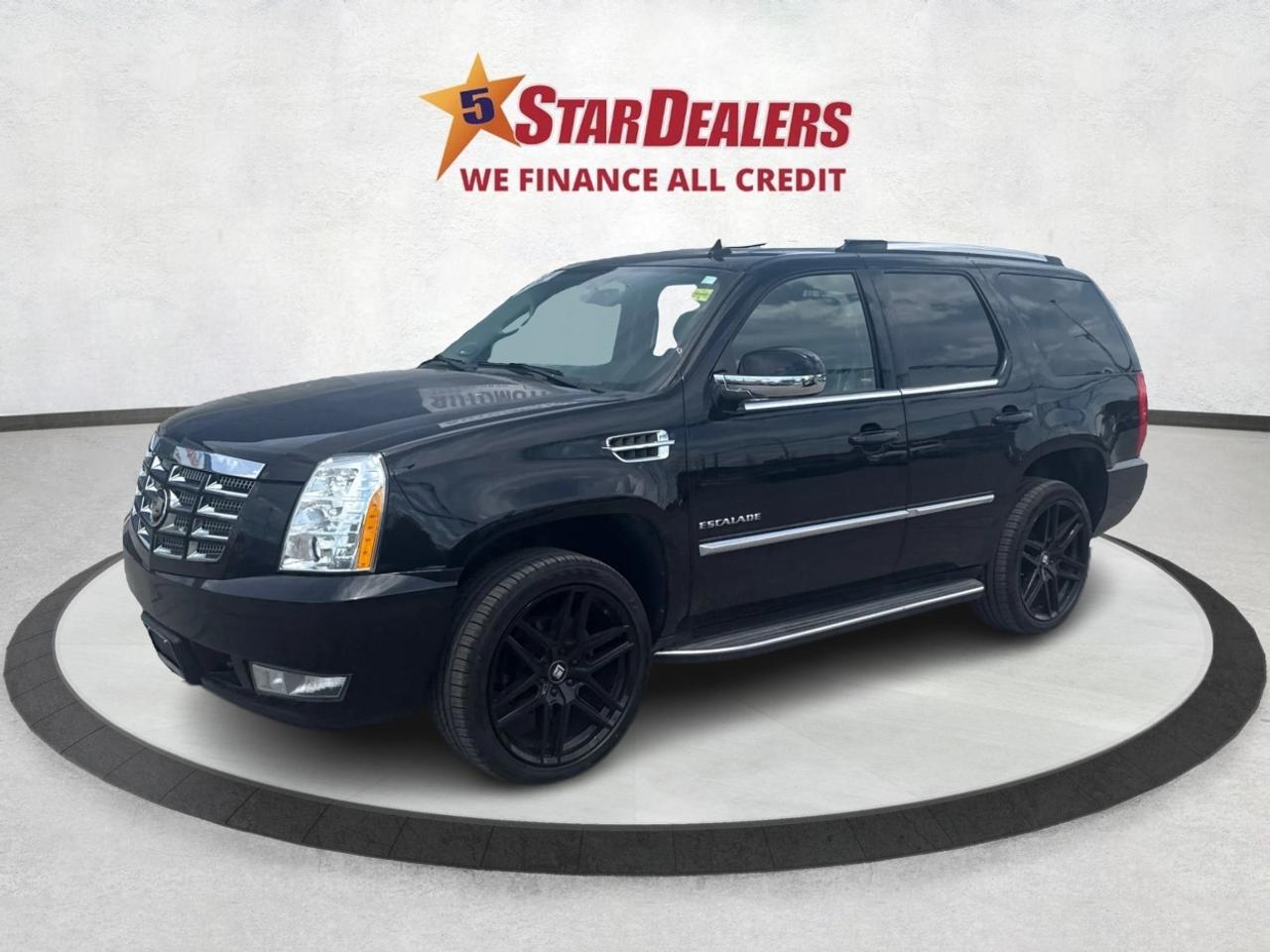 2013 Cadillac Escalade CERTIFIED MINT AWD NAV LEATHER ROOF WE FINANCE Photo2