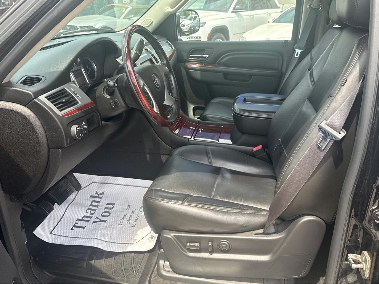 2013 Cadillac Escalade CERTIFIED MINT AWD NAV LEATHER ROOF WE FINANCE Photo